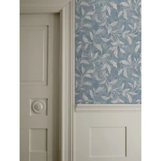 Kép 4/5 - Boras Elegáns fényes levélmintás kék vlies tapéta Rosewood Night Blue 53 cm X 10 m