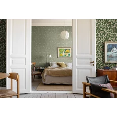 Kép 7/8 - Boras Erdei állatos zöld vlies tapéta Under the Elder Tree Green 53 cm X 10 m