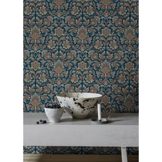 Kép 5/6 - Boras Barokk Ornamentikás kék vlies tapéta Foglavik Blue 53 cm X 10 m