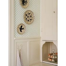 Kép 11/12 - Boras Apró csillagos skandináv zöld vlies tapéta Skogsstjärna Green 53 cm X 10 m