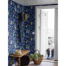 Kép 3/4 - Boras Mediterrán citromos sötétkék-sárga vlies tapéta Citronträd Blue 53 cm X 10 m