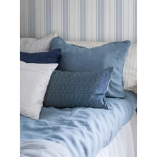 Kép 8/8 - Boras Csíkos kék vlies tapéta Hamnskär Stripe Blue 53 cm X 10 m