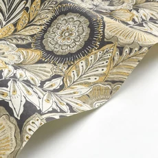 Kép 2/3 - Casadeco Szövethatású virág mintás arany-fekete vinyl tapéta Batik Noir Reglisse 53 cm X 10 m