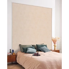 Kép 2/3 - Casadeco Elegáns rózsaszín vlies tapéta kőhatású mintázattal Prague Stone Uni Rose Nude 53 cm X 10 m