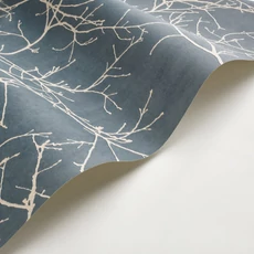 Kép 2/3 - Casadeco Elegáns faág mintás sötétkék vinyl tapéta Vancouver Bleu Encre 53 cm X 10 m