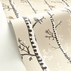 Kép 2/3 - Caselio Erdő mintás bézs vlies taptéa madarakkal Escalader Beige 53 cm X 10 m