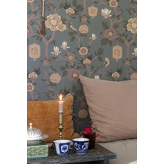 Kép 6/10 - Virágos zöldes kék vlies tapéta Majvillan Tokyo tea Moonlight Pine Green 53 cm X 10 m