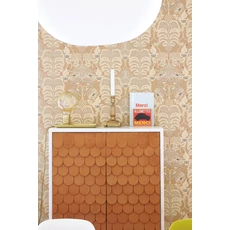 Kép 5/7 - Majvillan Art deco stílusú majom mintás barna vlies tapéta Hello Monkey Camel Brown 53 cm X 10 m