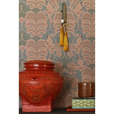 Kép 4/7 - Majvillan Art deco stílusú majom mintás sötétzöld-bézs vlies tapéta Hello Monkey Rosemary Green 53 cm X 10 m