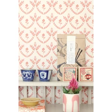 Kép 4/7 - Majvillan Skandináv stílusú virágmintás piros vlies tapéta Bellini Sunny Red 53 cm X 10 m