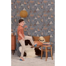 Kép 3/5 - Majvillan Erdei állatok a fák alatt kék vlies gyerek tapéta Deep Forest Midnight Blue 53 cm X 10 m