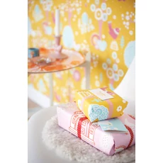 Kép 3/3 - Majvillan Madárkás vidám sárga vlies gyerek tapéta Cherry Valley Yellow 53 cm X 10 m