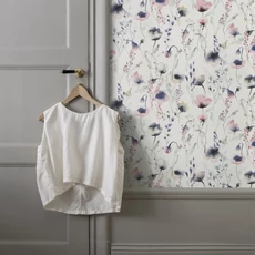 Kép 2/2 - Sandberg Vadvirágos modern színes vlies tapéta Lo Multi 53 cm X 10 m