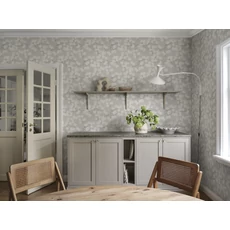 Kép 3/9 - Sandberg Fenyő mintás modern szürke vlies tapéta Pine Gray 53 cm X 10 m