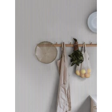 Kép 4/5 - Sandberg Klasszikus keskeny csíkos bézs vlies tapéta Estelle Sandstone 53 cm X 10 m