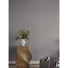 Kép 2/4 - Sandberg Klasszikus keskeny csíkos fekete-fehér vlies tapéta Estelle Graphite 53 cm X 10 m