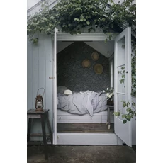 Kép 3/7 - Sandberg Klematisz mintás vintage sötétkék vlies tapéta Linnea Midnight Blue 53 cm X 10 m