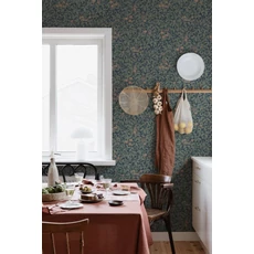 Kép 5/7 - Sandberg Klematisz mintás vintage sötétkék vlies tapéta Linnea Midnight Blue 53 cm X 10 m