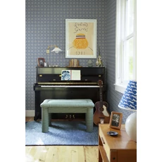 Kép 3/3 - Sandberg Lóhere mintás skandináv kék vlies tapéta Lyckan Sapphire 53 cm X 10 m