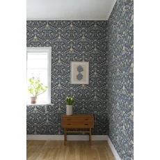 Kép 2/5 - Sandberg Art nouveau stílusú sötétkék vlies tapéta Till Carl Indigo 53 cm X 10 m