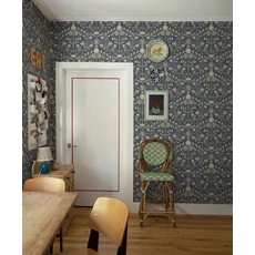 Kép 3/5 - Sandberg Art nouveau stílusú sötétkék vlies tapéta Till Carl Indigo 53 cm X 10 m