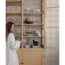 Kép 3/3 - Sandberg Cottage stílusú kockás bézs vlies tapéta Lykke Sandstone 53 cm X 10 m