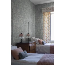 Kép 2/3 - Sandberg Vintage fügefás kék vlies tapéta Fig Garden Misty Blue 53 cm X 10 m