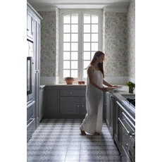 Kép 2/3 - Sandberg Elegáns virág mintás kék-bézs vlies tapéta Annabelle Clay 53 cm X 10 m