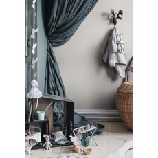 Kép 3/4 - Sandberg Klasszikus keskeny csíkos szürke vlies tapéta Rand Gray 53 cm X 10 m