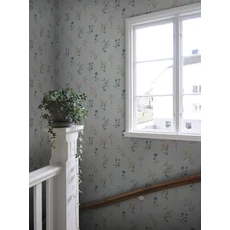 Kép 2/4 - Sandberg Virág mintás romantikus kék vlies tapéta Hanna Misty Blue 53 cm X 10 m