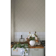 Kép 2/3 - Sandberg Virágos rácsos klasszikus bézs vlies tapéta Ewa Sandstone 53 cm X 10 m