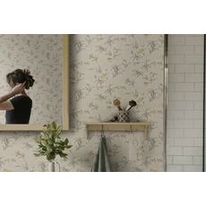 Kép 2/3 - Sandberg Szegfű mintás skandináv zöld-bézs vlies tapéta Emilie Honey 53 cm X 10 m