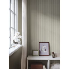 Kép 2/3 - Sandberg Klasszikus keskeny csíkos zöld vlies tapéta Estelle Light Green 53 cm X 10 m