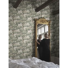 Kép 2/2 - Sandberg Elegáns cédrusfás zöld vlies tapéta Alba Green 53 cm X 10 m