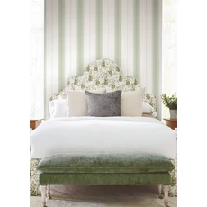 Kép 2/6 - York Csíkos vonalmintás zöld vlies tapéta Tandem Stripe Green 68,58 cm X 8,22 m