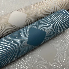 Kép 2/8 - York Elegáns geometrikus kék-ezüst vlies tapéta Harlowe Blue/Silver 52,83 cm X 10 m