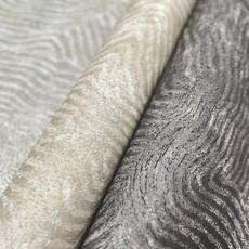 Kép 5/12 - York Faerezetes texturált barna vlies tapéta metálfénnyel Modern Wood Taupe 68,58 cm X 8,22 m