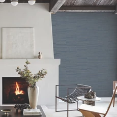 Kép 4/8 - York Vonalrajzos elegáns kék vlies tapéta finom arany fénnyel Line Stripe Indigo 68,58 cm X 8,22 m