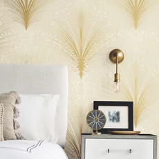 Kép 7/11 - York Metál fényes modern bézs vlies tapéta Papyrus Plume Beige 68,58 cm X 8,22 m