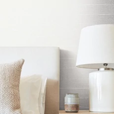 Kép 12/12 - York Modern gyöngyházas fehér vlies tapéta Natural Grid White Pearl 68,58 cm X 8,22 m