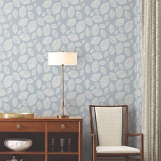 Kép 7/8 - York Levélmintás kék vlies tapéta Contoured Leaves Indigo Blue 68,58 cm X 8,22 m