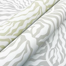 Kép 2/8 - York Absztrakt levélmintás szürke-fehér vlies tapéta Fern Fronds Grey/White 68,58 cm X 8,22 m