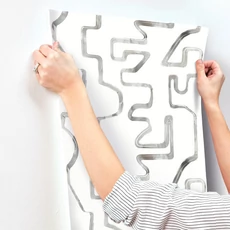 Kép 5/5 - York Absztrakt mintás modern fekete vlies tapéta Abstract Aura Black 68,58 cm X 8,22 m