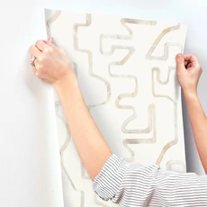 Kép 7/8 - York Absztrakt mintás modern bézs vlies tapéta Abstract Aura Caramel Cream 68,58 cm X 8,22 m