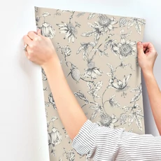 Kép 6/6 - York Egzotikus viráginda bézs vlies tapéta Passion Flower Toile Beige 68,58 cm X 8,22 m