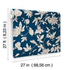 Kép 5/6 - York Egzotikus viráginda sötétkék vlies tapéta Passion Flower Toile Navy 68,58 cm X 8,22 m