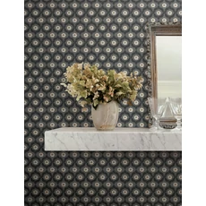 Kép 2/7 - York Apró virág mintás pöttyös fekete-arany vlies tapéta Emma Black 68,58 cm X 8,22 m