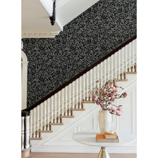 Kép 2/7 - York Modern levélmintás fekete vlies tapéta Willowberry Black 52 cm X 10 m