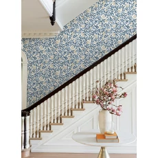 Kép 2/7 - York Modern levélmintás kék-fehér vlies tapéta Willowberry Blue & White 52 cm X 10 m