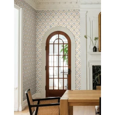 Kép 2/7 - York Vintage virágos rácsos arany-szürke vlies tapéta Estee Garden Gold Multi 68,58 cm X 8,22 m